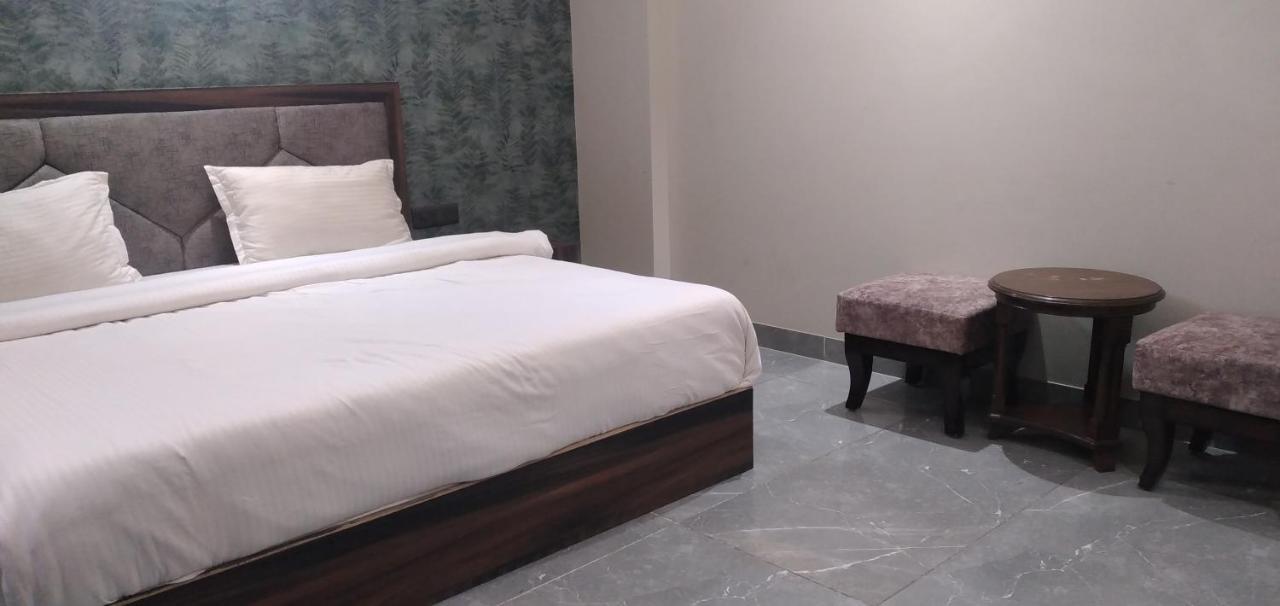 Hotel The Midnight By Wb Inn อัครา ภายนอก รูปภาพ